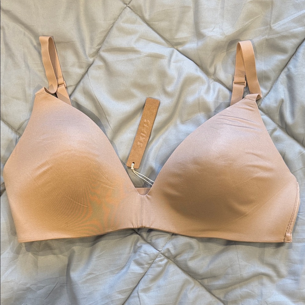 SKIMS Wireless Form T-Shirt Bra - 38C - Clay